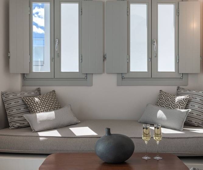 هتل Akra Suites & Spa