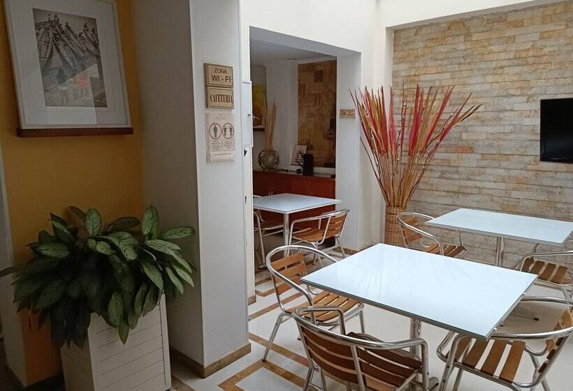 هتل Boutique Confort Suites