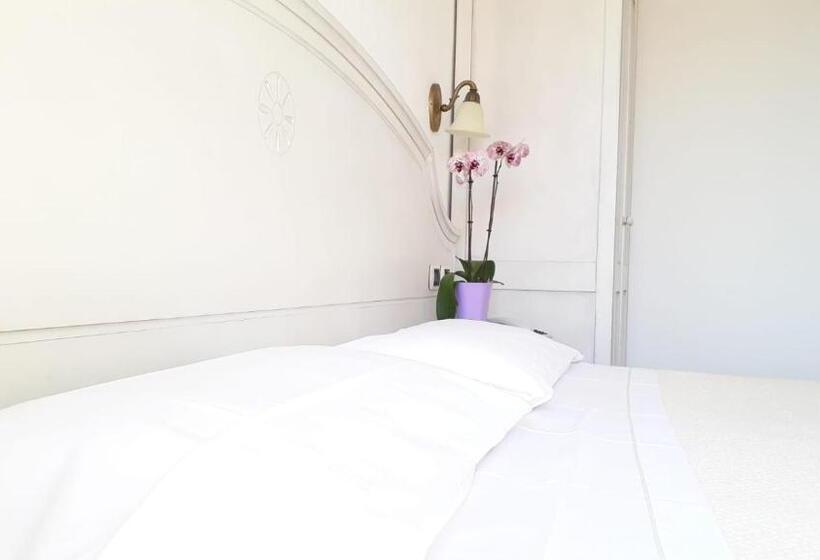 فندق Castello Di Tavolara