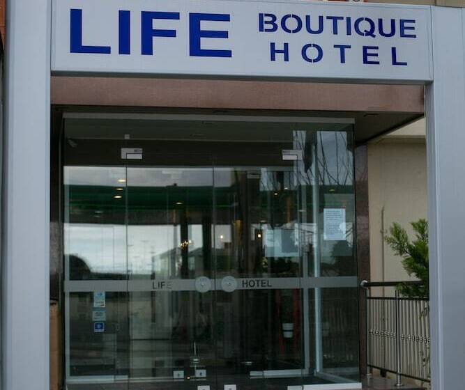هتل Life
