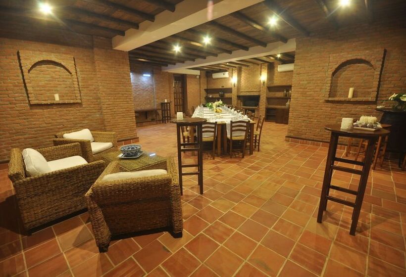 Hotel El Vino  Suites