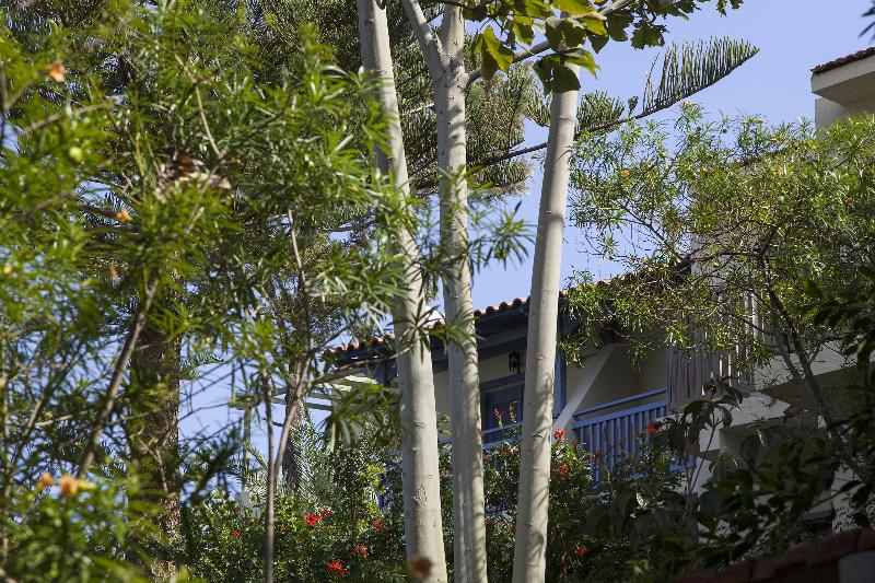 هتل Elpida Village