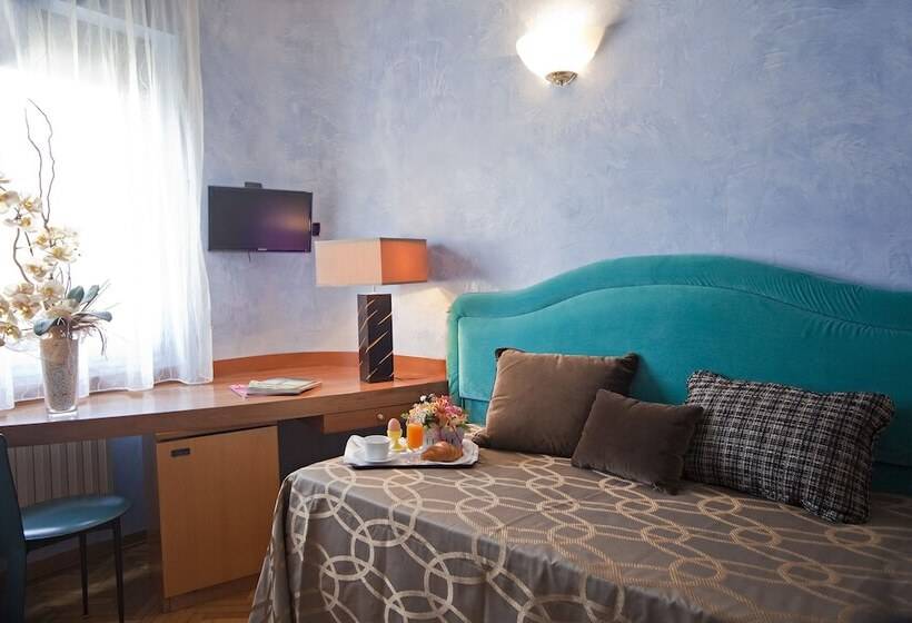 Fotos del hotel Europa:  69 Fotos del hotel Europa:  69