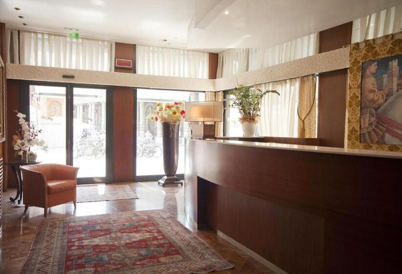 Fotos del hotel Europa:  37 Fotos del hotel Europa:  37