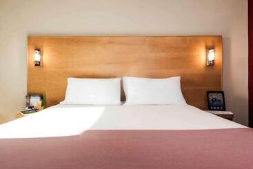 هتل Ibis Muscat