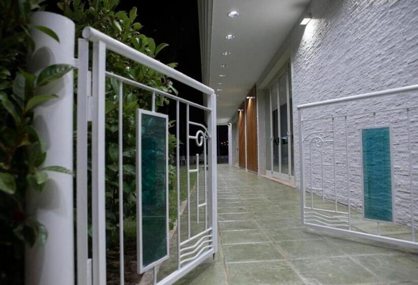 בית מלון כפרי Il Partenone Resort