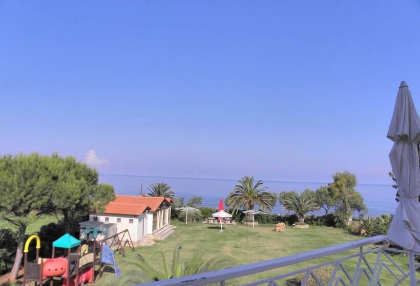 酒店 Irida Beach Resort Suites