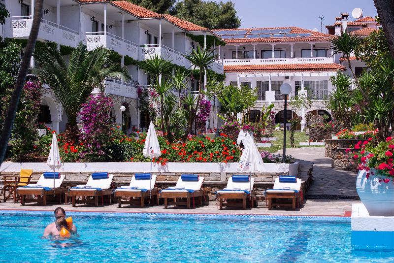 هتل Porfi Beach