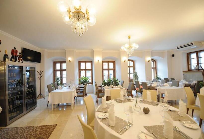 هتل Prince De Ligne