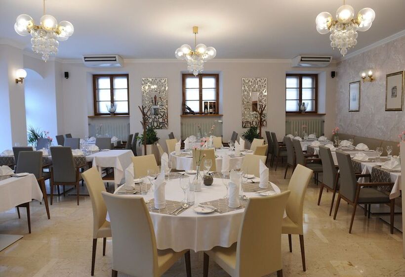 هتل Prince De Ligne