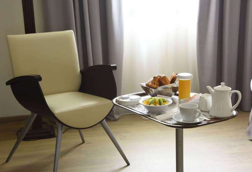 هتل Ramada By Wyndham Downtown Beirut