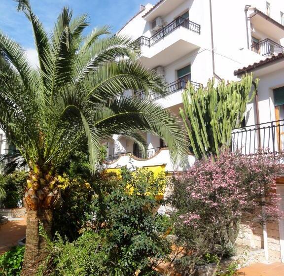 هتل Residence Dei Fiori