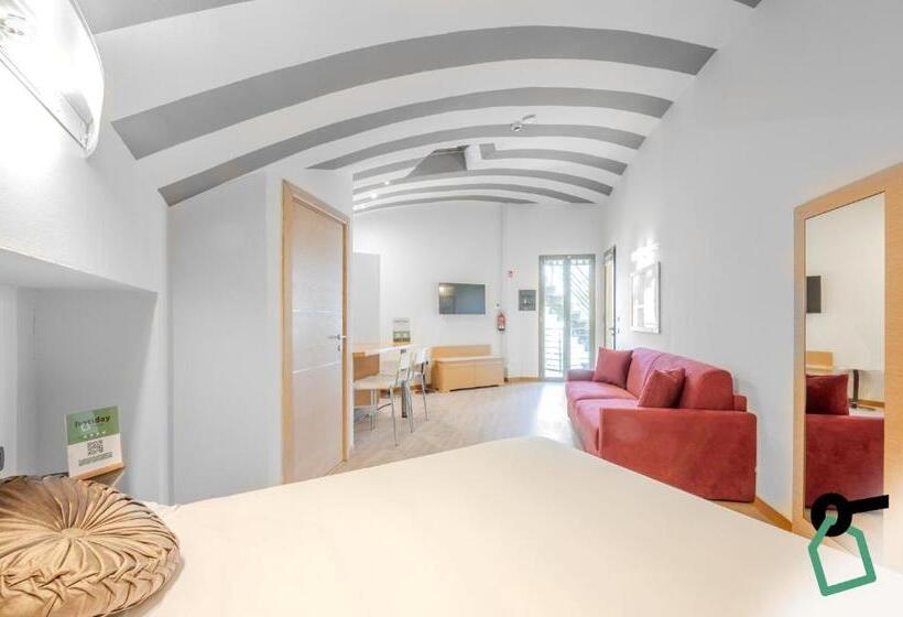 Hotiday Aparthotel Firenze