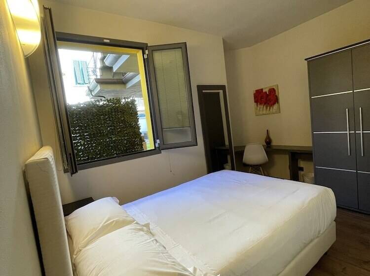 Hotiday Aparthotel Firenze