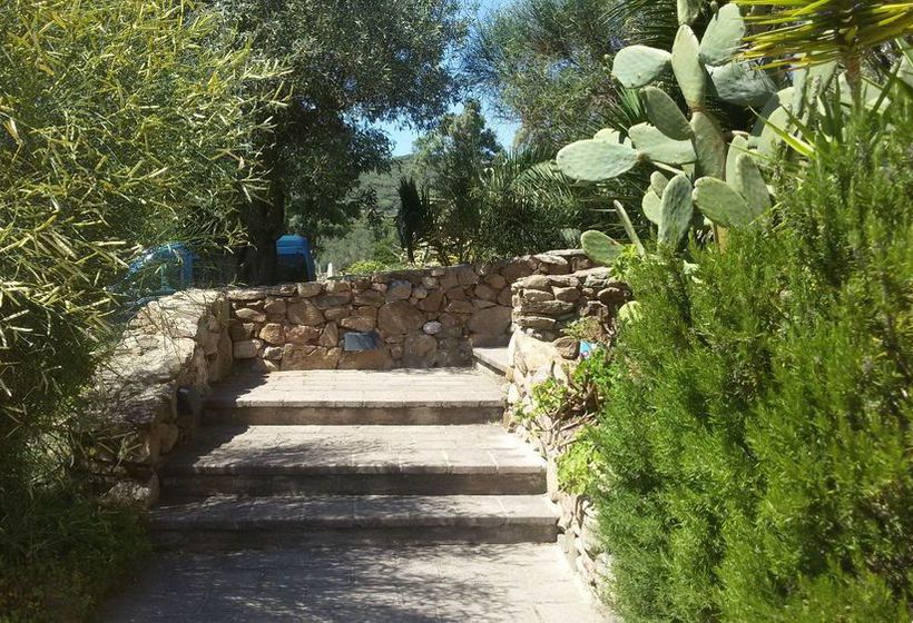 בית מלון כפרי S'acqua Sassa Resort