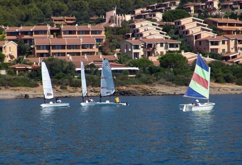 فندق Villaggio Porto Corallo