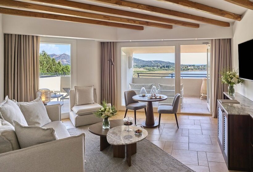 אתר נופש Conrad Chia Laguna Sardinia