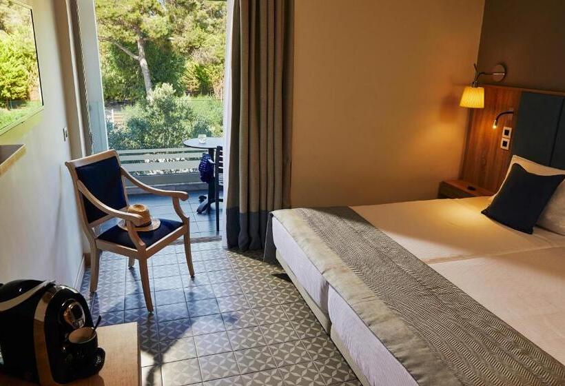 אתר נופש Robinson Kyllini Beach   All Inclusive