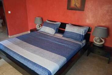 پانسیون Safari Villa