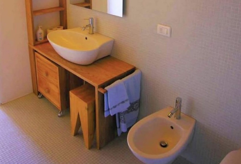 Cottage In Montelabbate With Pool, Garden, Bbq, Parking