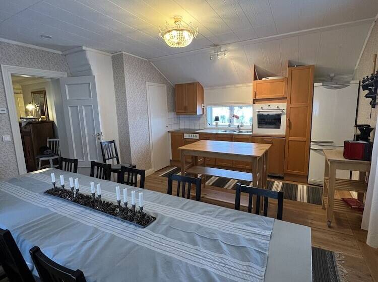تختخواب و صبحانه Chinova Mötesgård