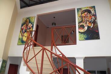 تختخواب و صبحانه Ts Lodgings