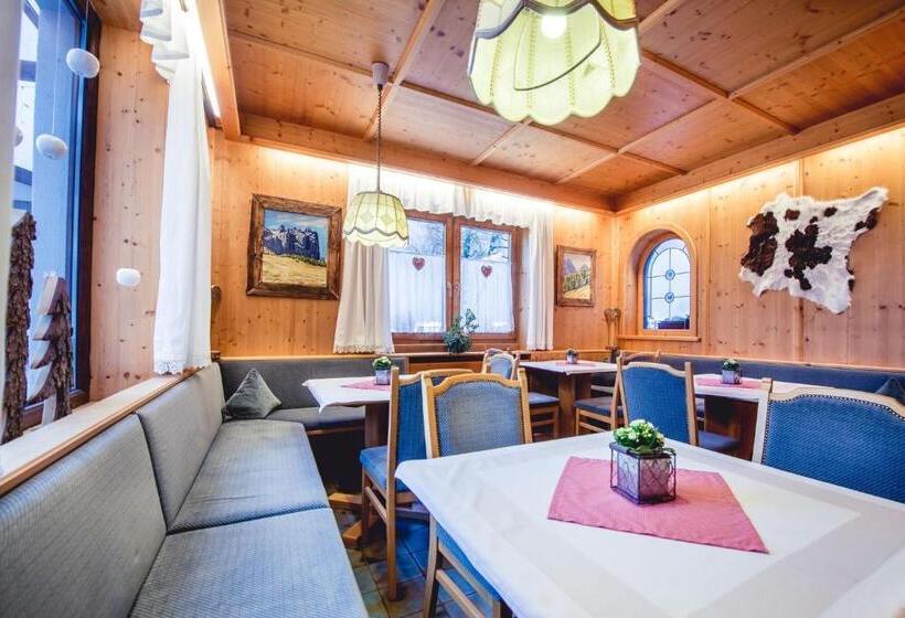پانسیون Alpenhaus Monte