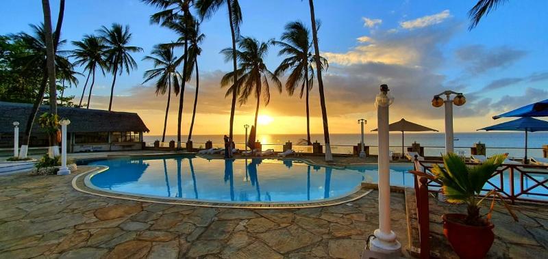 Sai Rock Beach Hotel & Spa