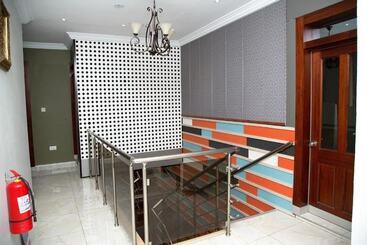 Zircon Hotel Gh