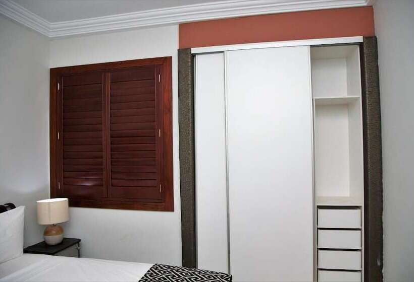 Zircon Hotel Gh