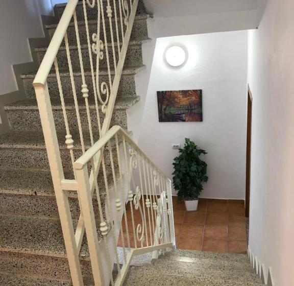 تختخواب و صبحانه Bella Vista