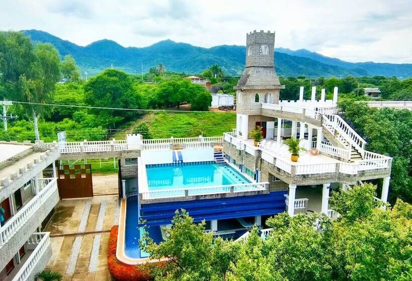 هتل Castillo Resort