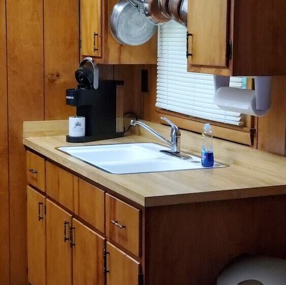 هتل Cozy Creek Cottages