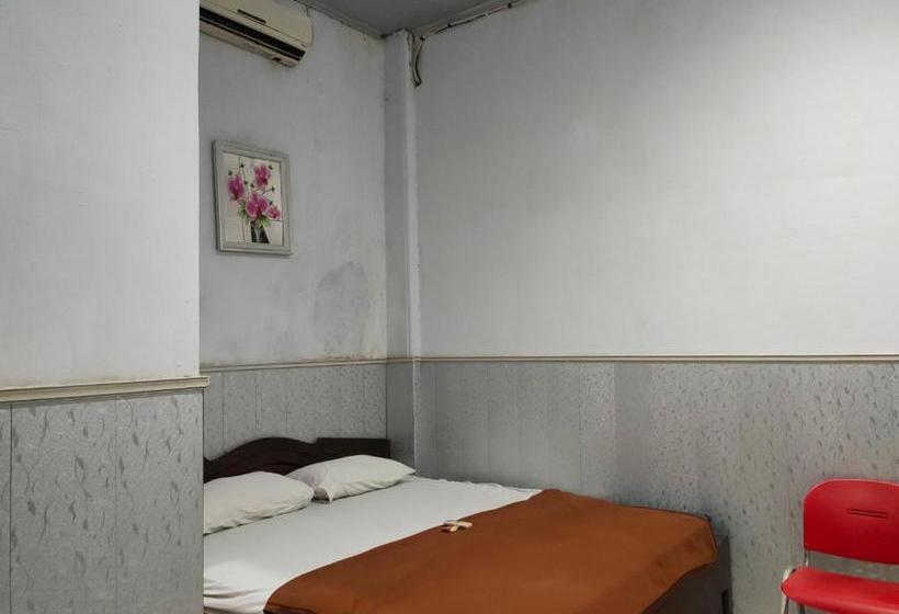هتل Oyo 90529 Baruga Makassar