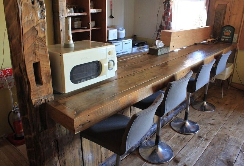 بنسيون First Track Inn