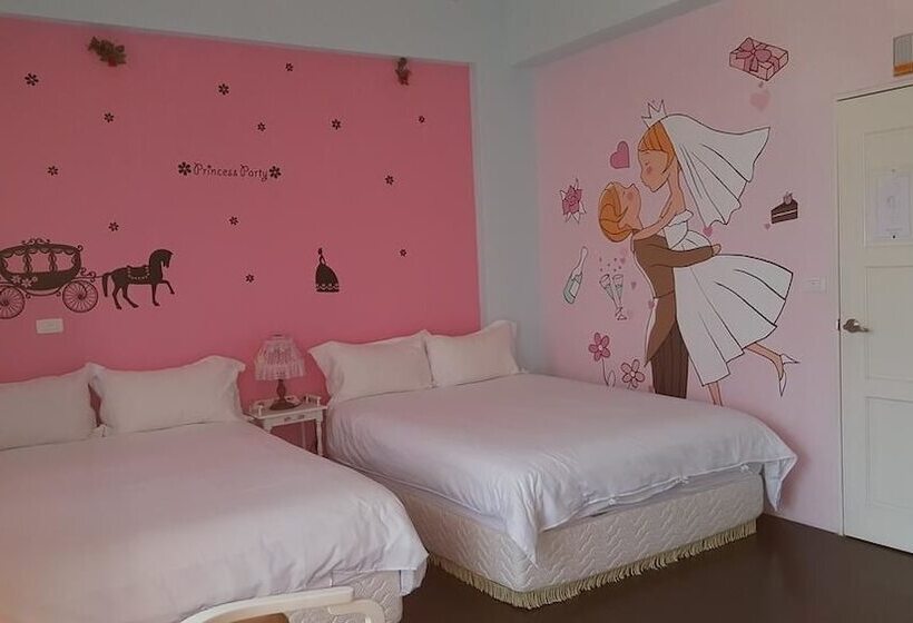 پانسیون Rose Castle Hostel