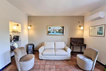 تختخواب و صبحانه Casa Fifina Rooms
