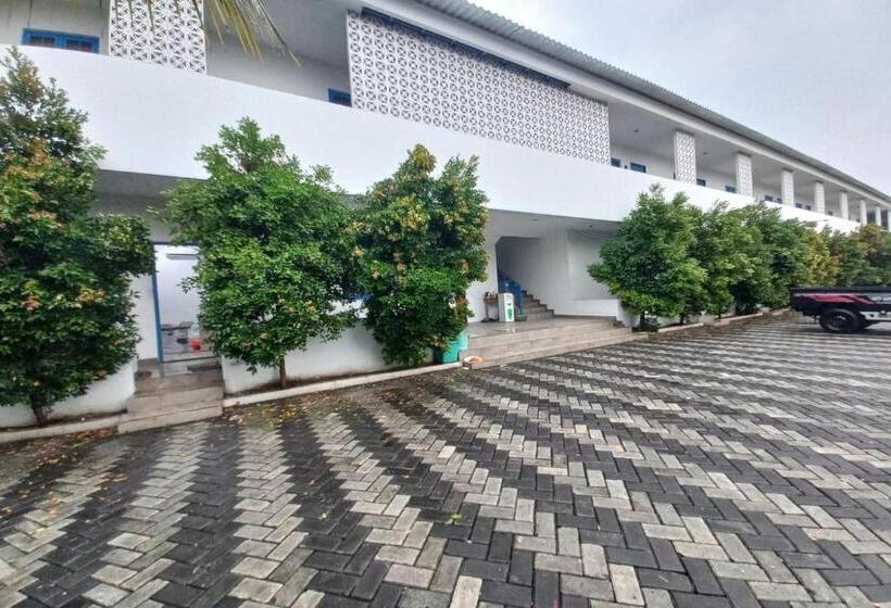 هتل Oyo 90510 Sand S Residence