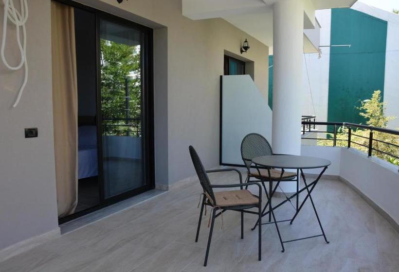 Lungomare Private Rooms
