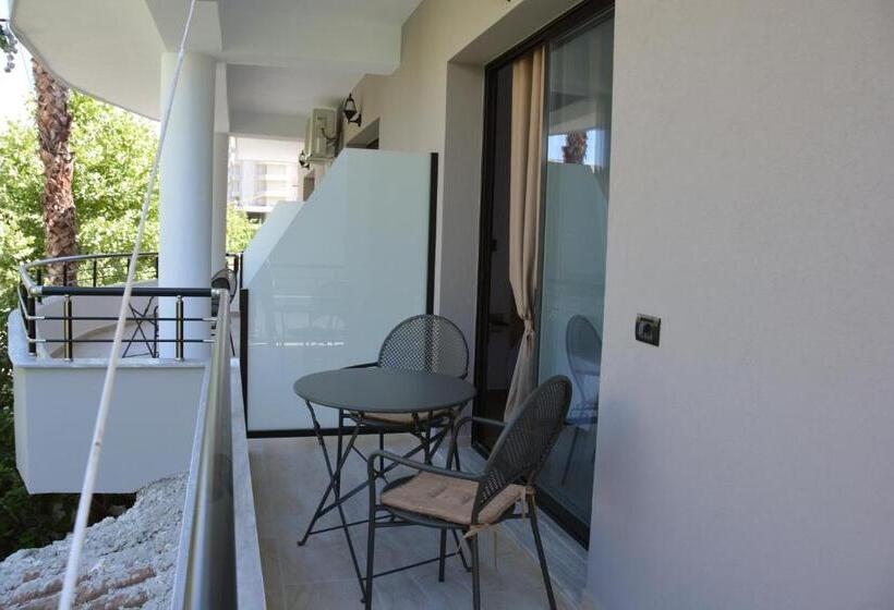Lungomare Private Rooms