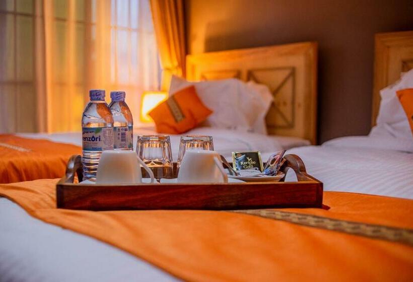 پانسیون Savannah Suites
