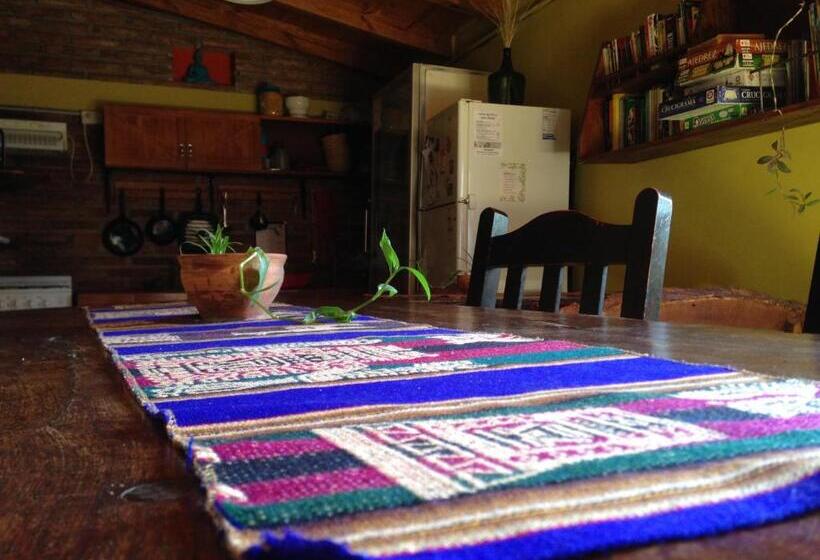 تختخواب و صبحانه Hostal Del Suri