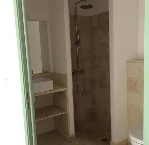 ホテル Logis Hôtel Les Tilleuls