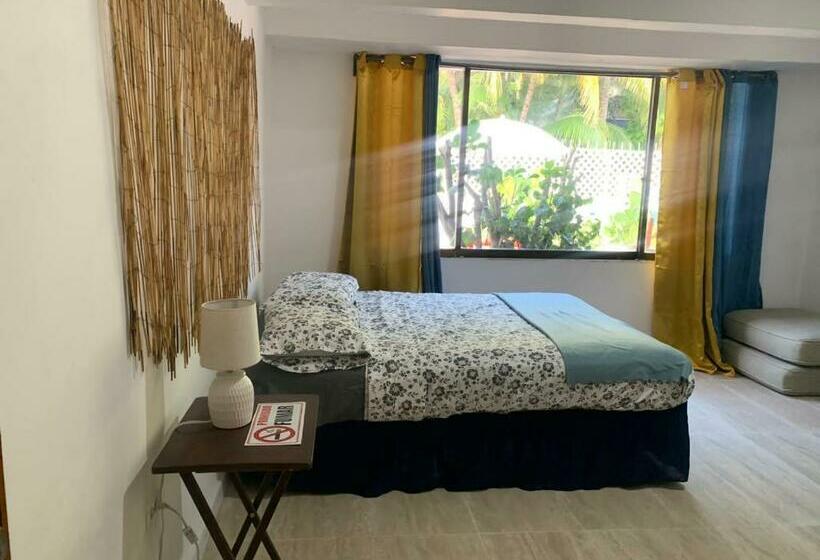 پانسیون Joebi S House Walking Distance To Rocky Cay Beach Ideal For Families Or Groups