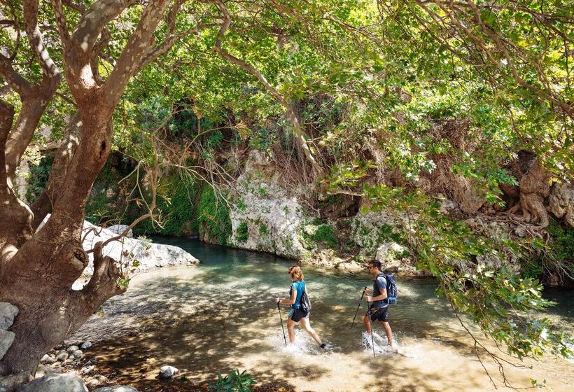 هتل Alianthos Garden