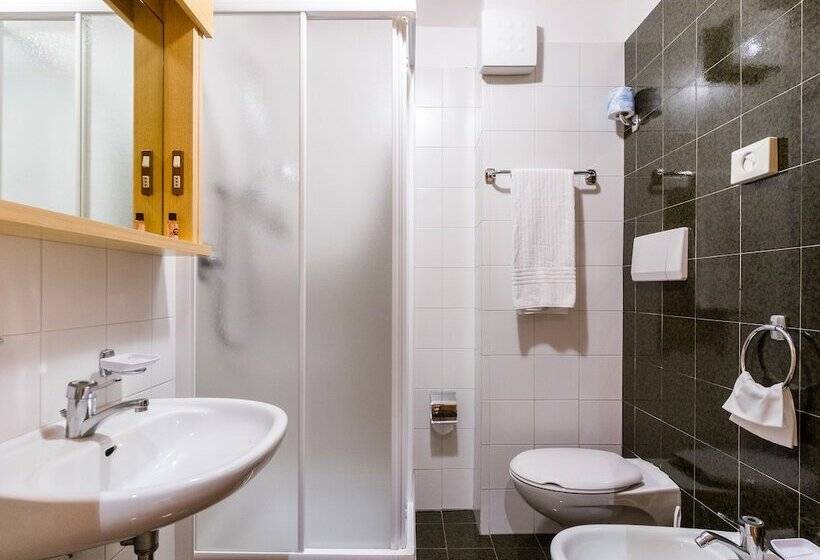 هتل Apartments Lores
