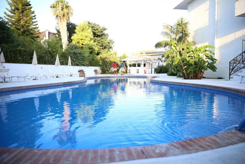 هتل Assinos Palace