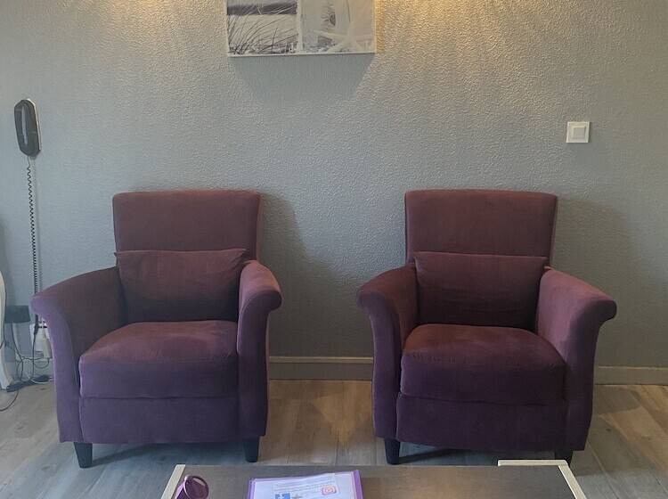 Отель Auberge Des Pins