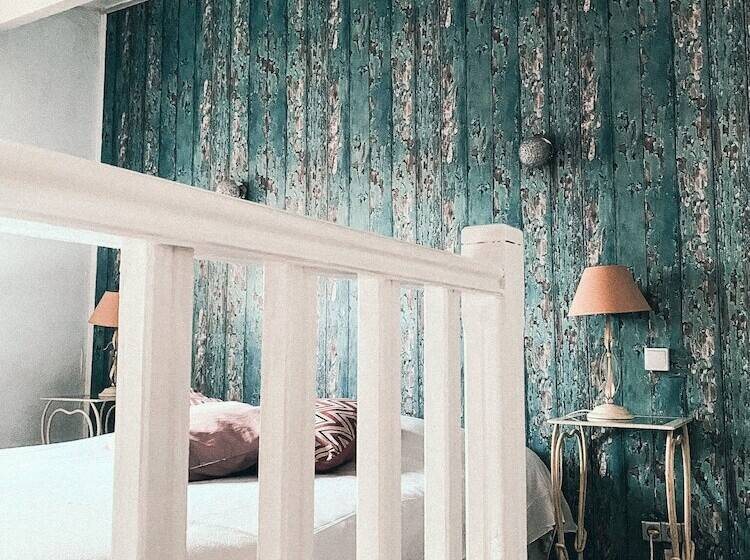Отель Auberge Des Pins