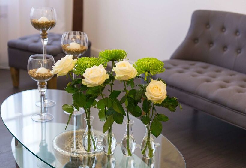 هتل Best Western Le Vinci Loire Valley